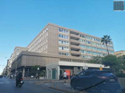 ... e la vicina Facolt� di Giurisprudenza in piazza Cesare Battisti
